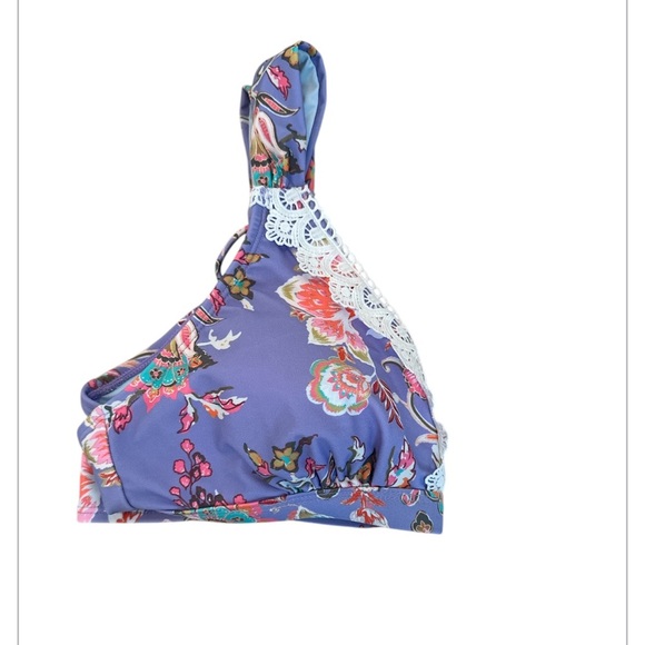 Women’s Cupshe Dreamy Garden V Neck Bikini Top, size Medium - Picture 7 of 7